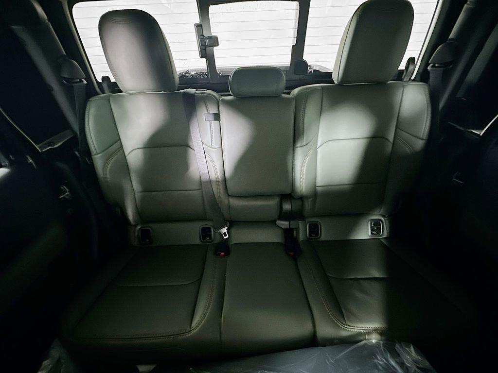 New 2025 Jeep Gladiator Mojave image 10