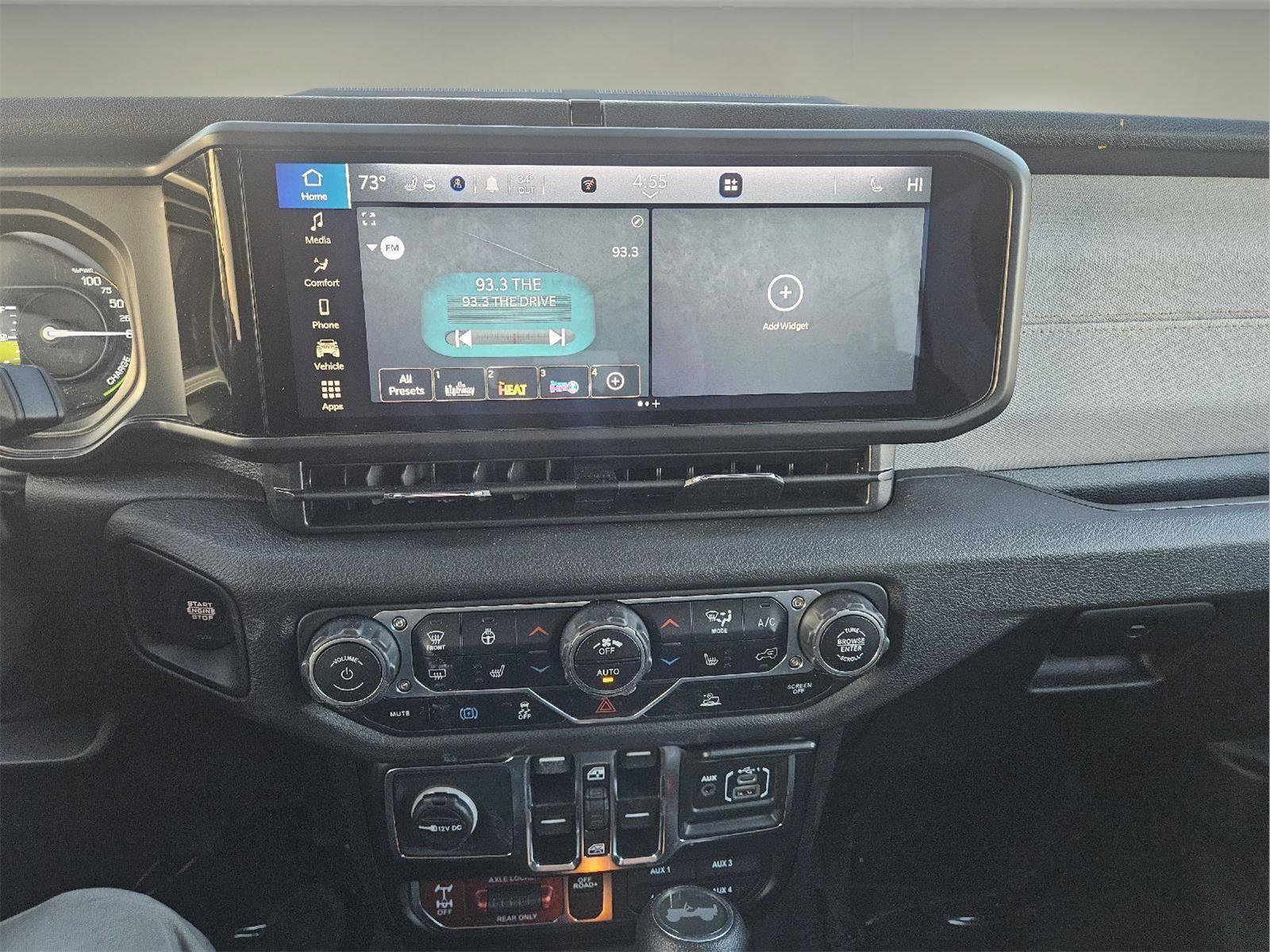 Used 2025 Jeep Wrangler Willys image 14