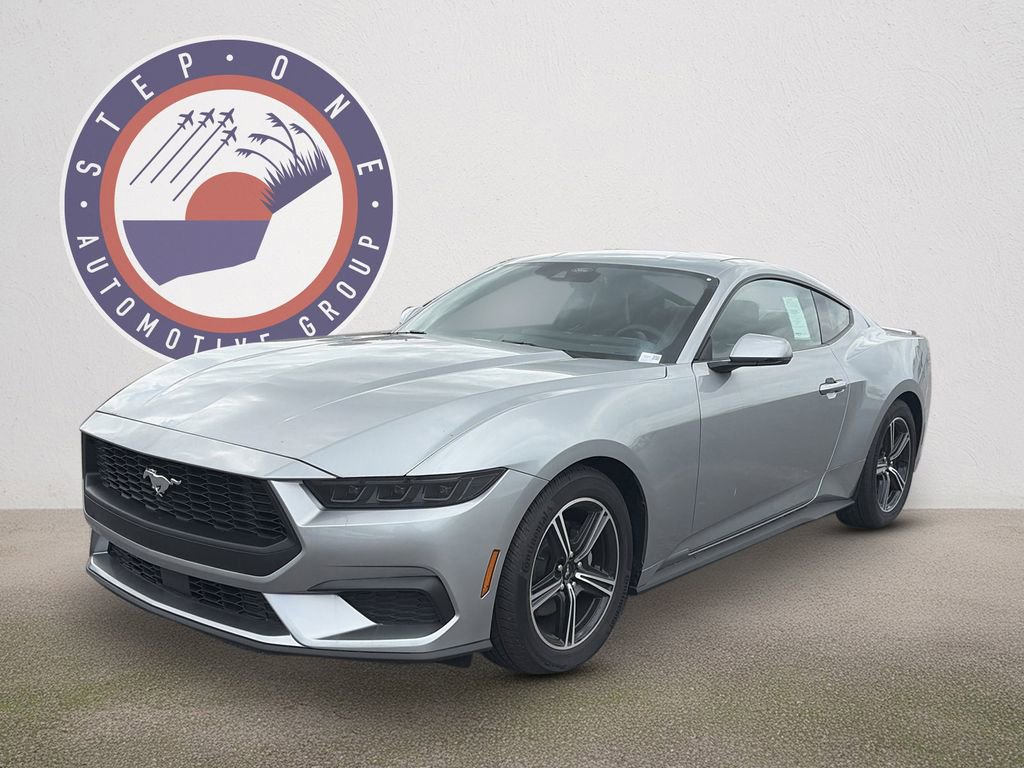 Used 2025 Ford Mustang Premium RWD image 2