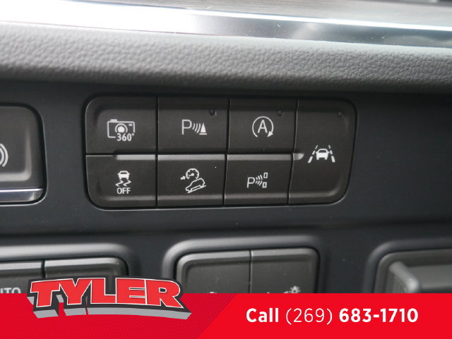 New 2026 Chevrolet Tahoe Premier w/ Sun And Tow Package AWD/4WD image 28