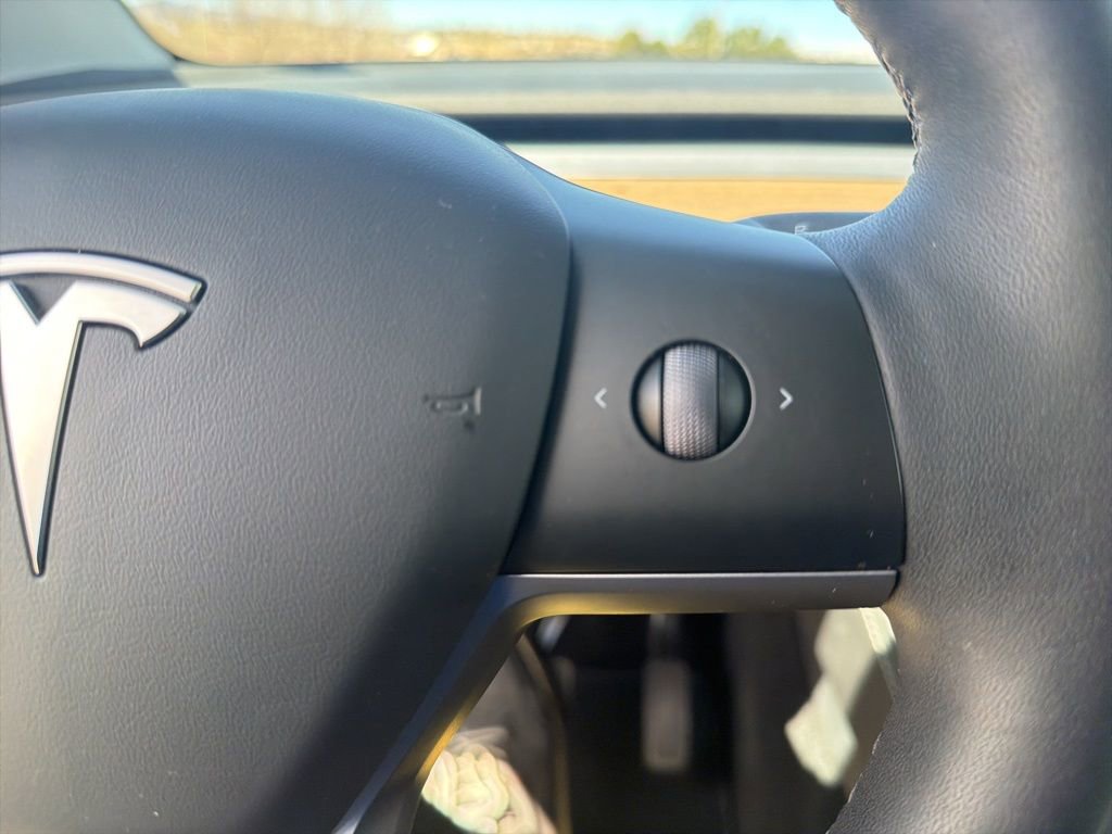 Used 2023 Tesla Model Y Long Range image 17