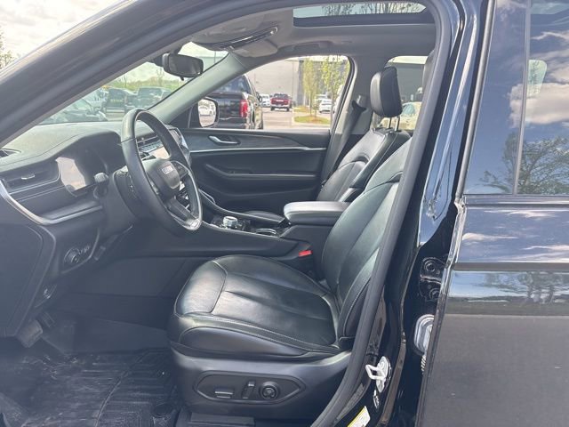 Used 2022 Jeep Grand Cherokee L Limited image 24