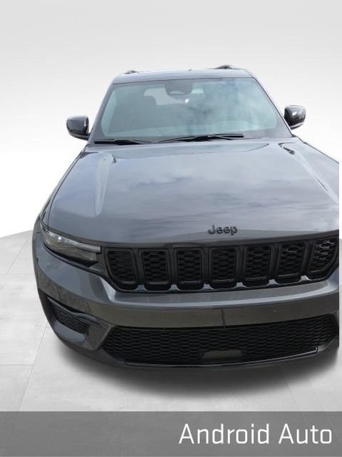 Used 2025 Jeep Grand Cherokee Limited w/ Black Appearance Package AWD/4WD image 5