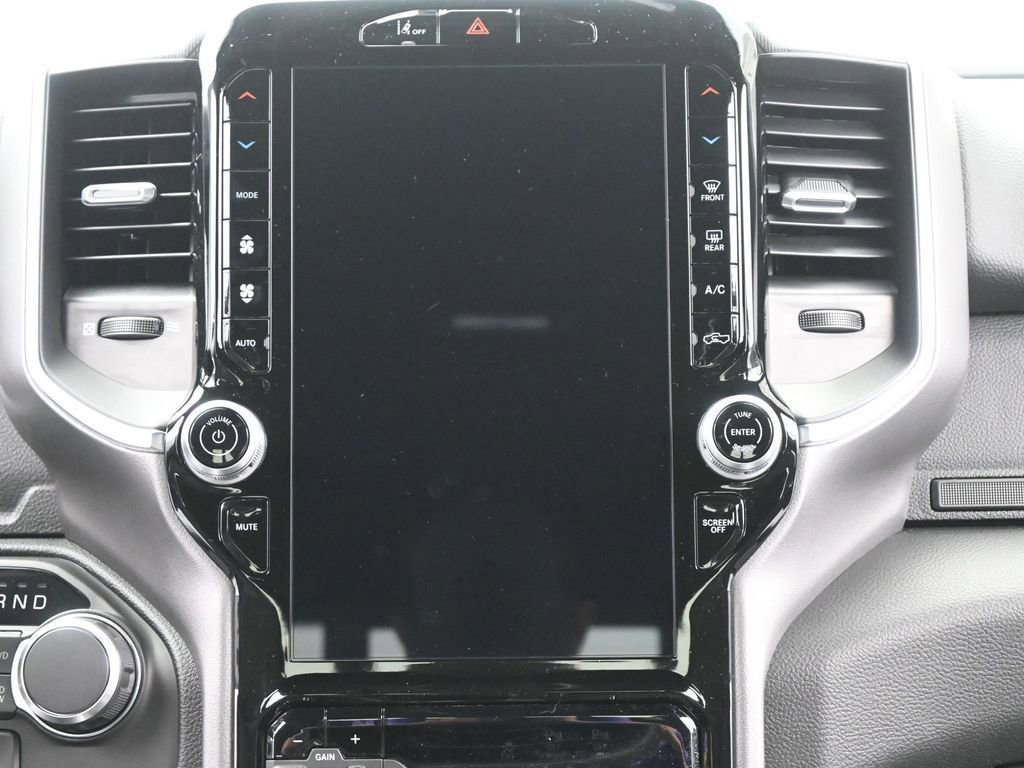 New 2026 RAM 1500 4x4 Crew Cab image 29