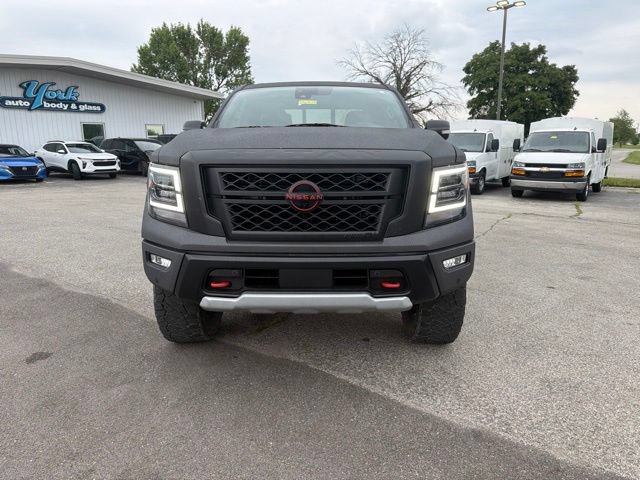 Used 2023 Nissan Titan PRO-4X w/ Pro-4x Convenience Package AWD/4WD image 3