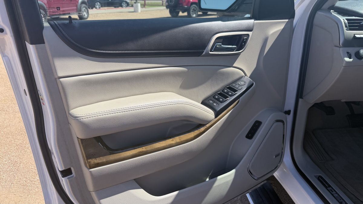 Used 2016 GMC Yukon XL Denali w/ Open Road Package image 15