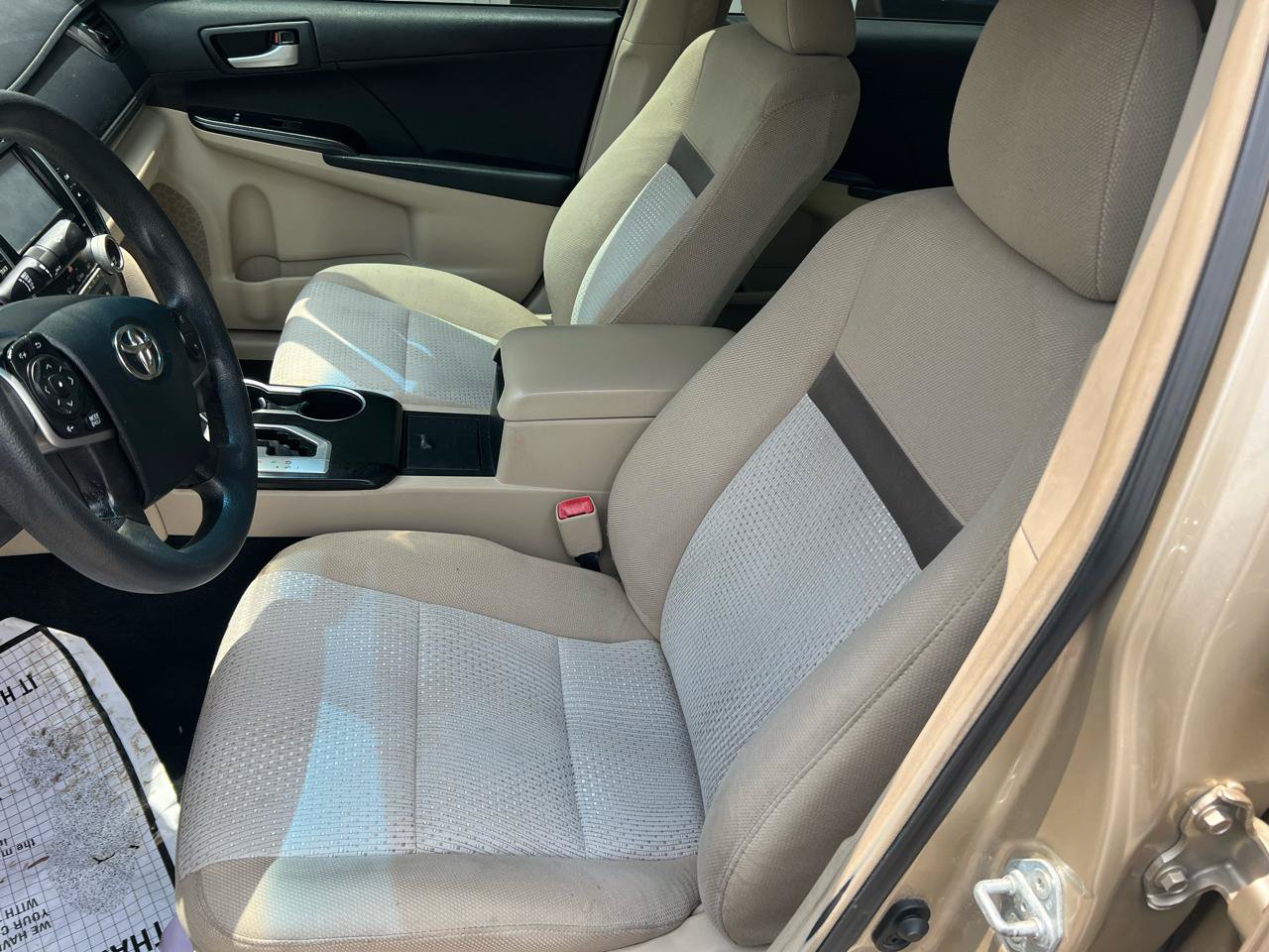 Used 2012 Toyota Camry LE FWD image 12