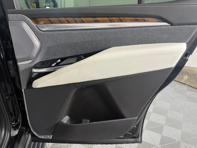 Used 2025 Cadillac Escalade Sport Platinum w/ LPO, Floor Liner Package AWD/4WD image 24