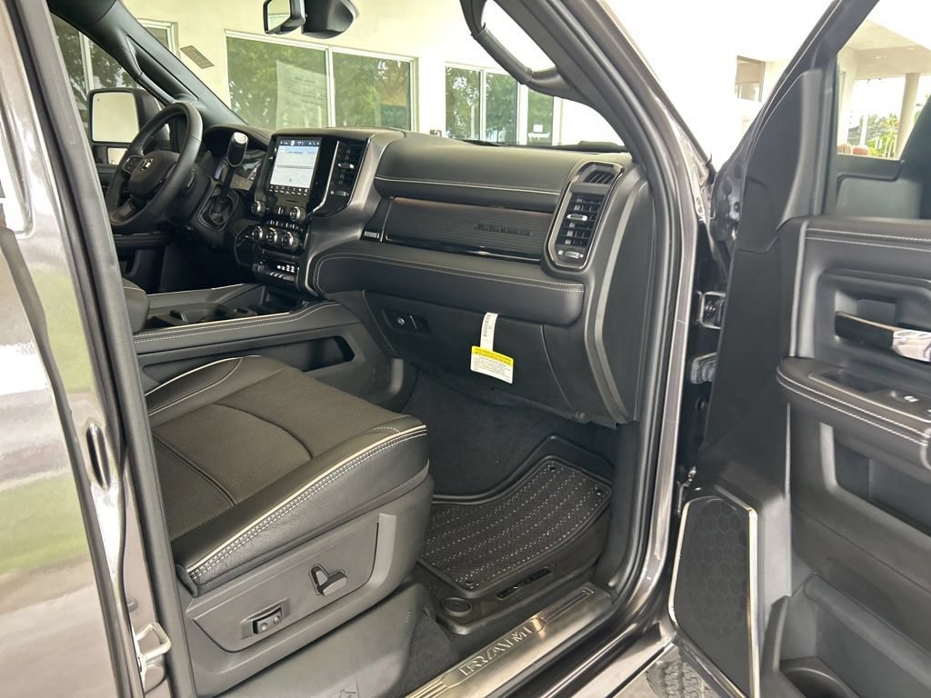 Used 2023 RAM 2500 Limited AWD/4WD image 32