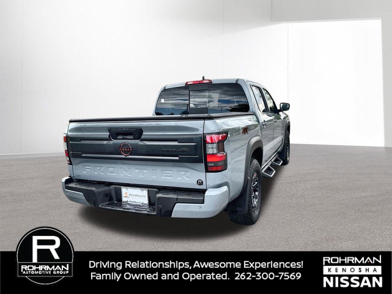 Used 2025 Nissan Frontier PRO-4X AWD/4WD image 5