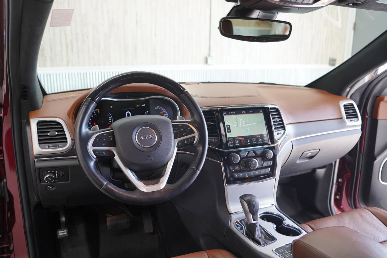 Used 2020 Jeep Grand Cherokee Summit AWD/4WD image 11