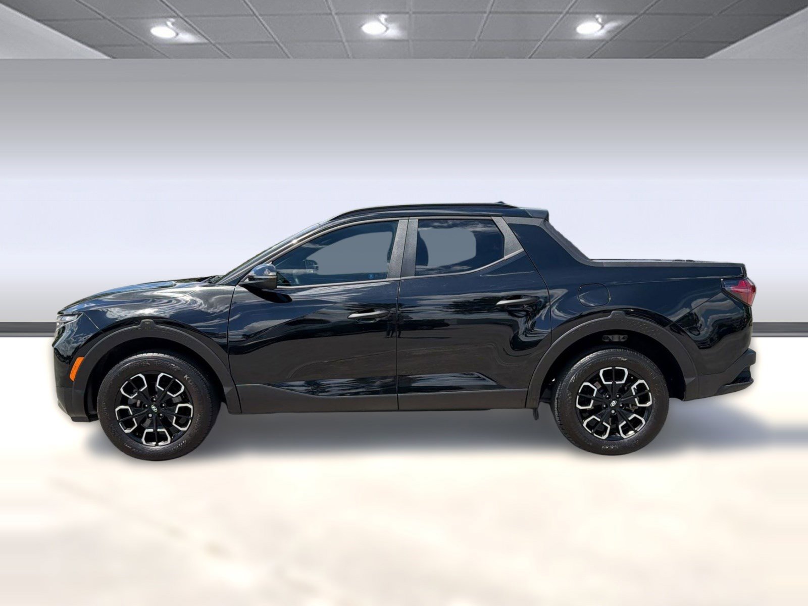 Used 2024 Hyundai Santa Cruz SEL w/ Activity Package FWD image 2