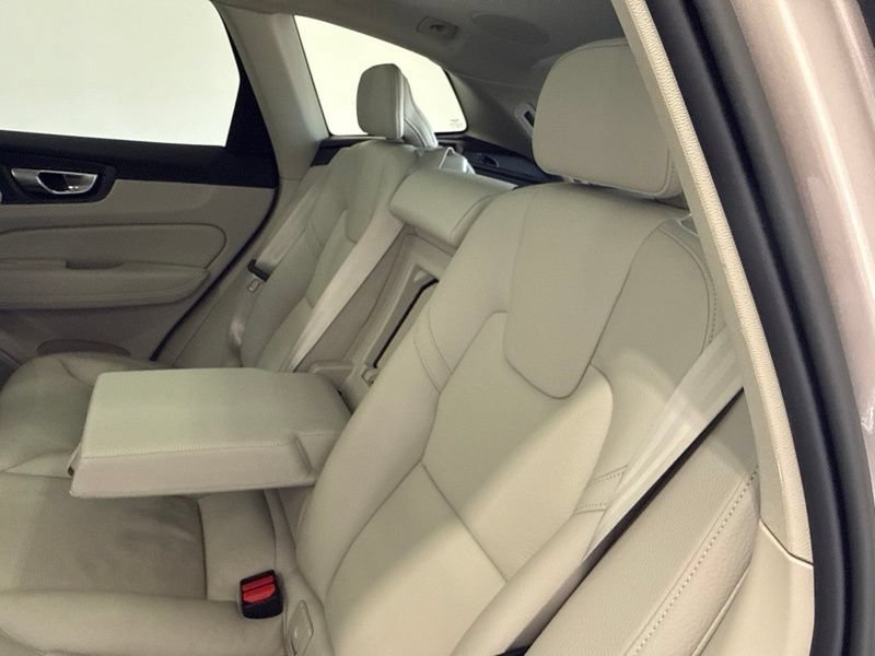 Used 2023 Volvo XC60 B5 Plus w/ Climate Package AWD/4WD image 18