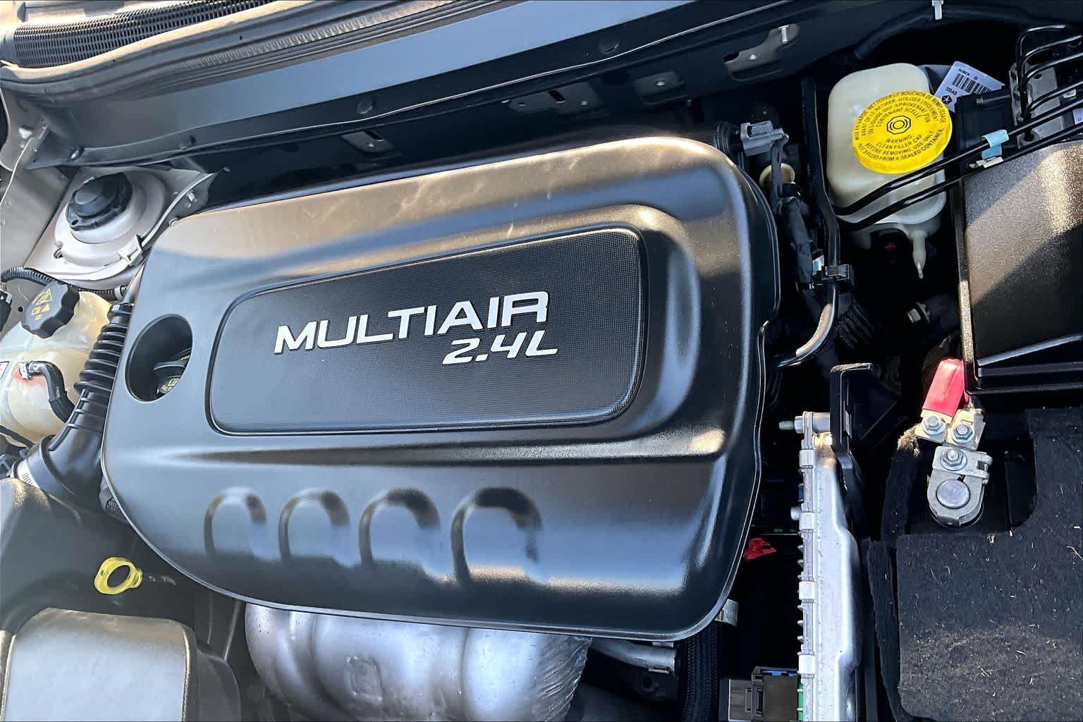 Used 2015 Jeep Cherokee Sport w/ Sport Appearance Group FWD image 33