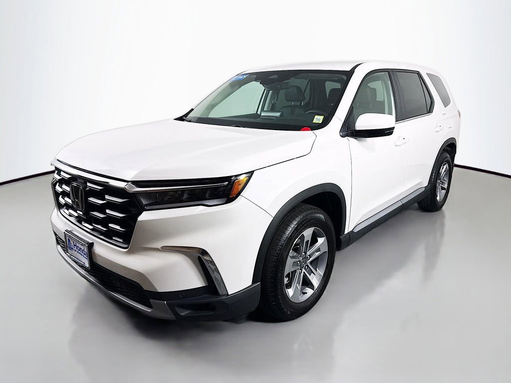 Used 2025 Honda Pilot EX-L image 3