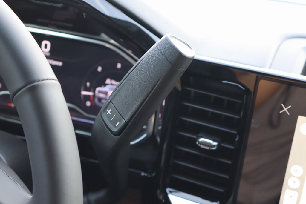 New 2025 GMC Sierra 2500 SLT w/ SLT Convenience Package image 18