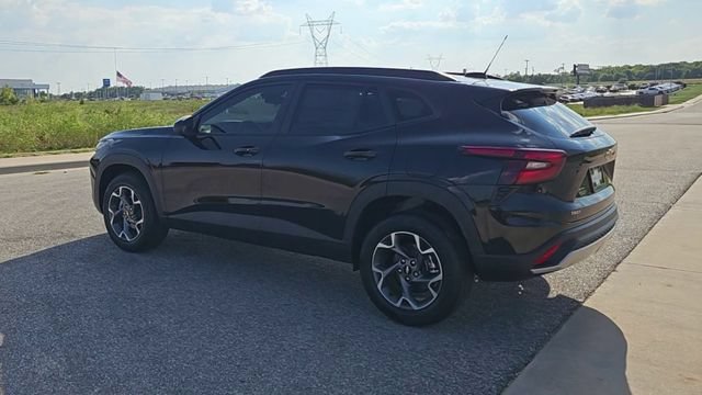 New 2026 Chevrolet Trax LT w/ Driver Confidence Package FWD image 6