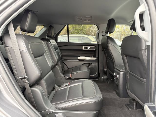 Used 2021 Ford Explorer XLT w/ Equipment Group 202A image 19