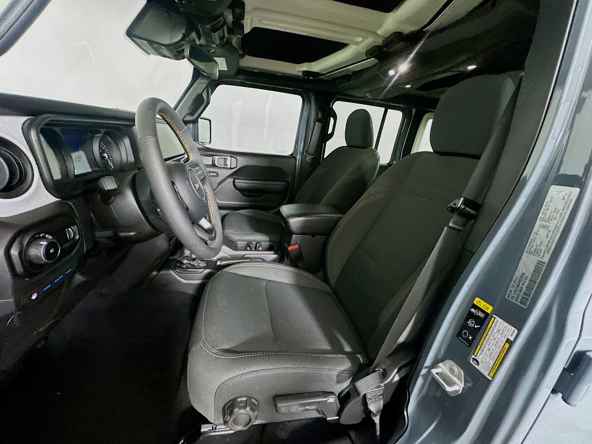 Used 2024 Jeep Wrangler Sport S w/ Convenience Group image 13