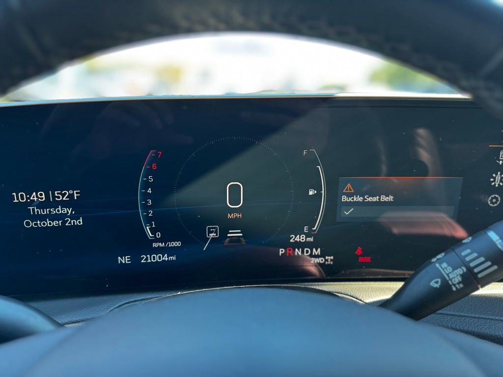 Used 2025 Cadillac XT4 Premium Luxury image 24