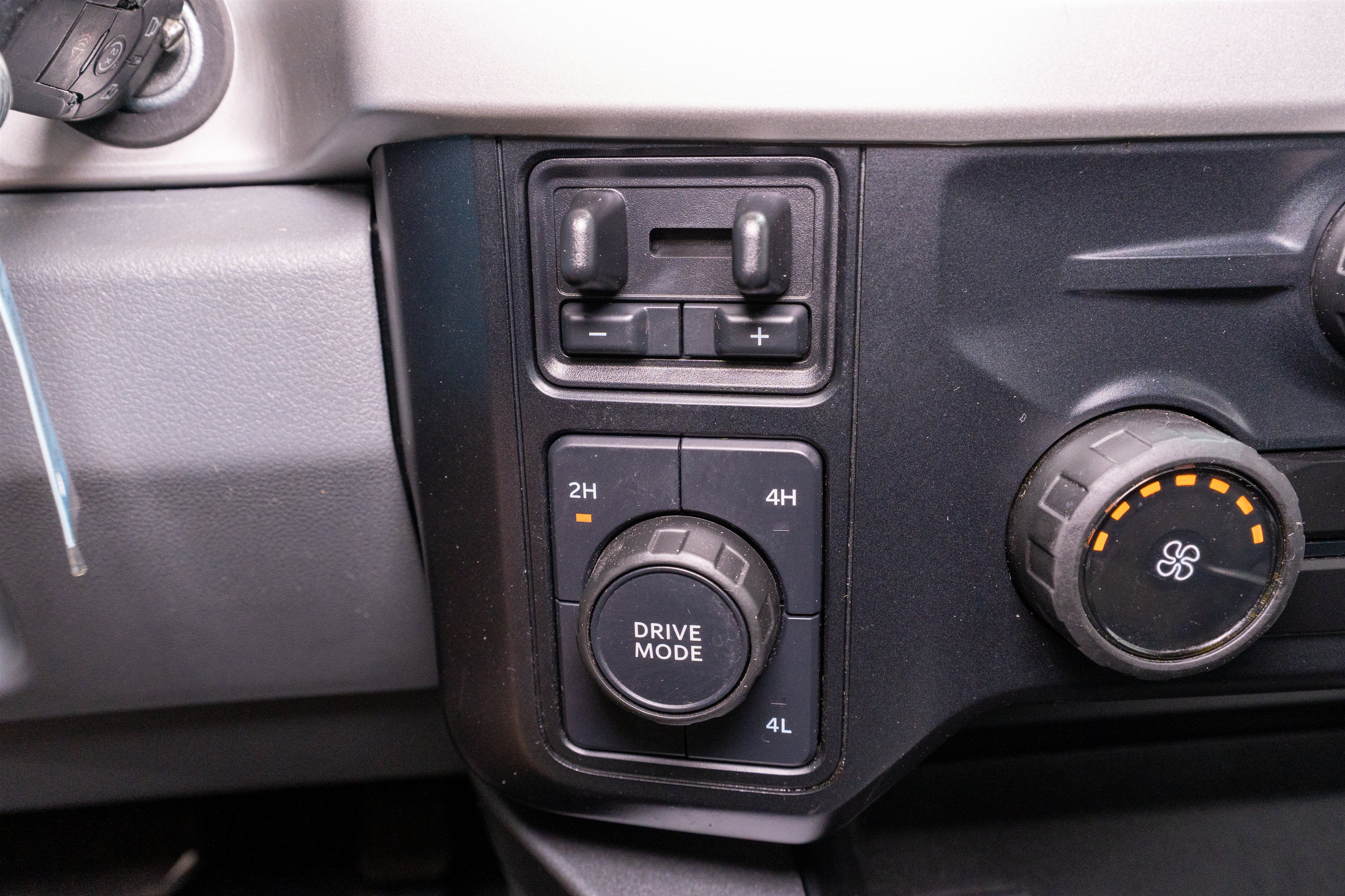 Used 2023 Ford F350 XLT w/ 360-Degree Camera Package AWD/4WD image 26