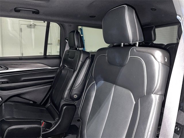 Used 2023 Jeep Grand Cherokee L Overland w/ Luxury Tech Group IV image 17