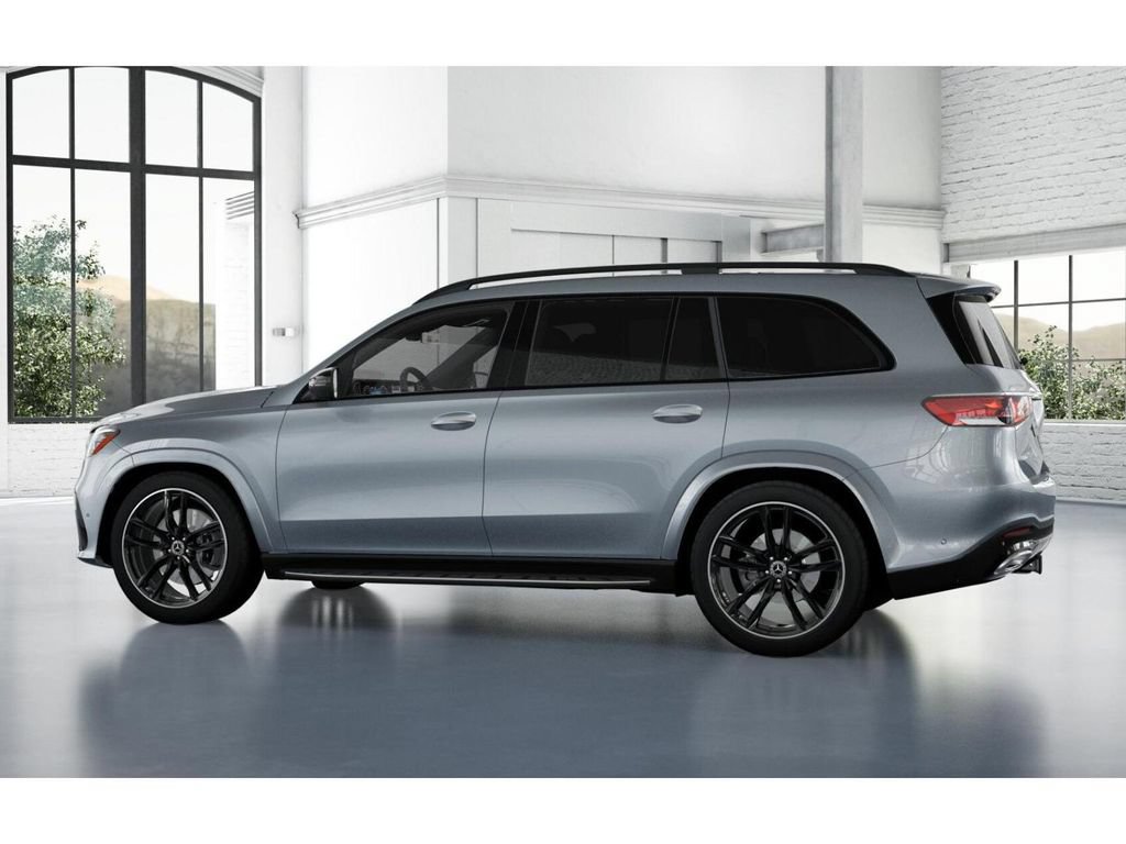Used 2025 Mercedes-Benz GLS 580 4MATIC image 32