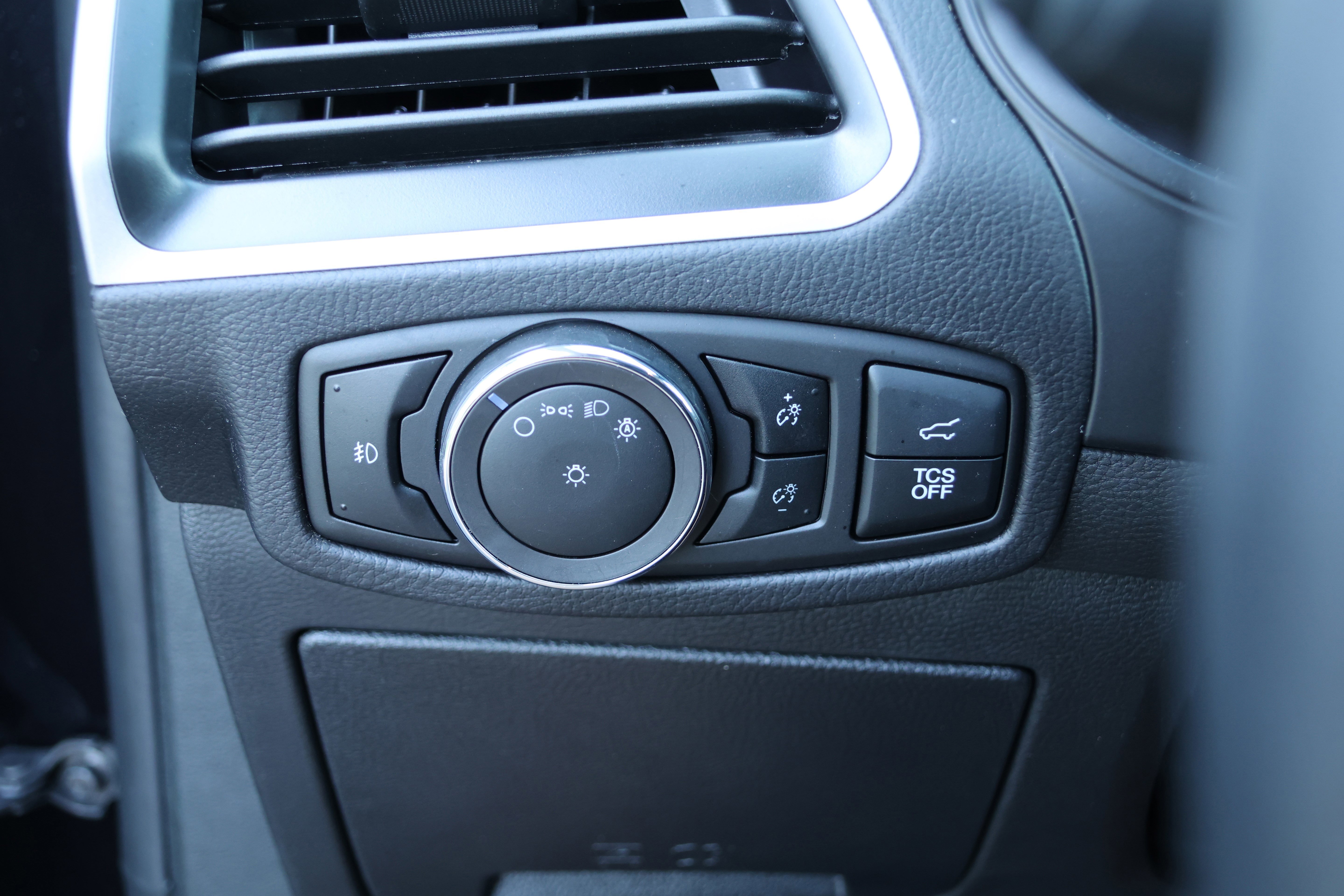 Used 2024 Ford Edge SEL w/ Convenience Package image 15