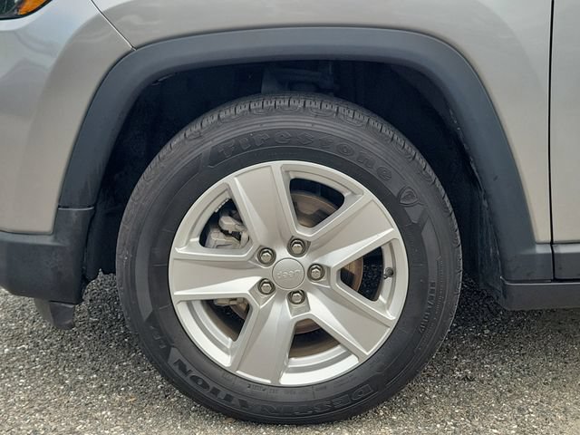 Used 2022 Jeep Compass Latitude FWD image 6