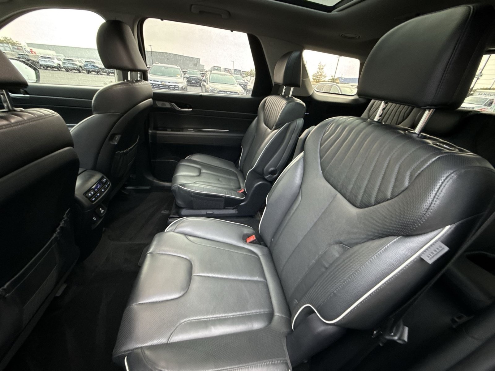 Used 2023 Hyundai Palisade Limited AWD/4WD image 26