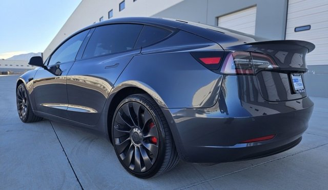 Used 2022 Tesla Model 3 Performance image 3