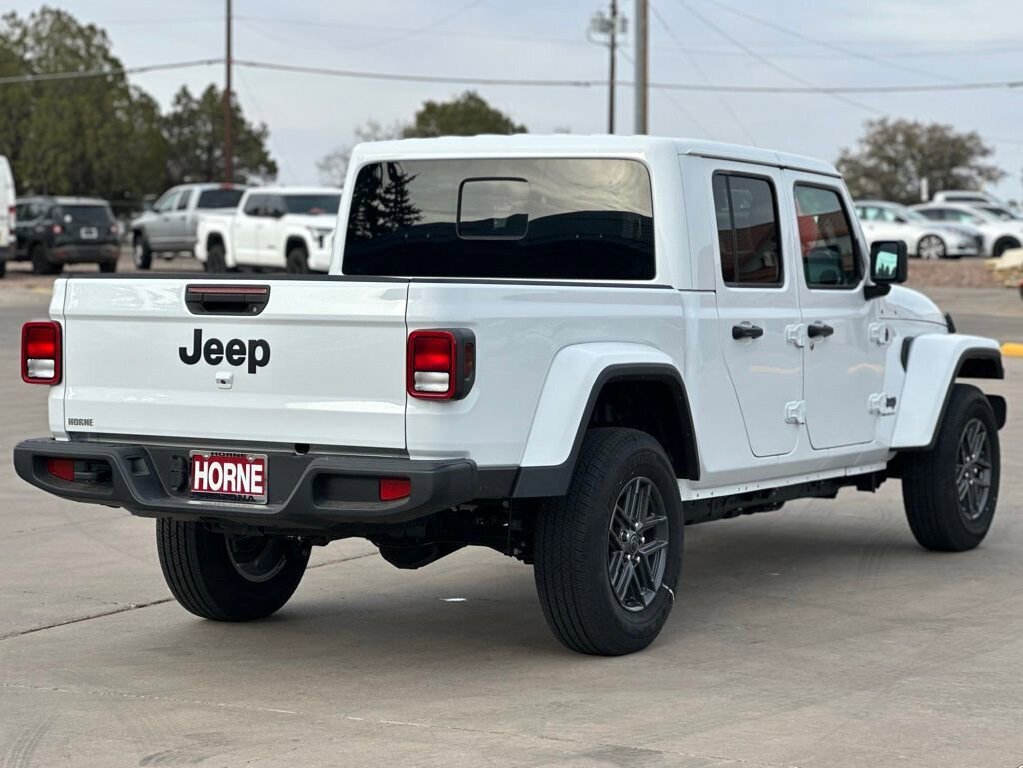 New 2025 Jeep Gladiator Sport image 3