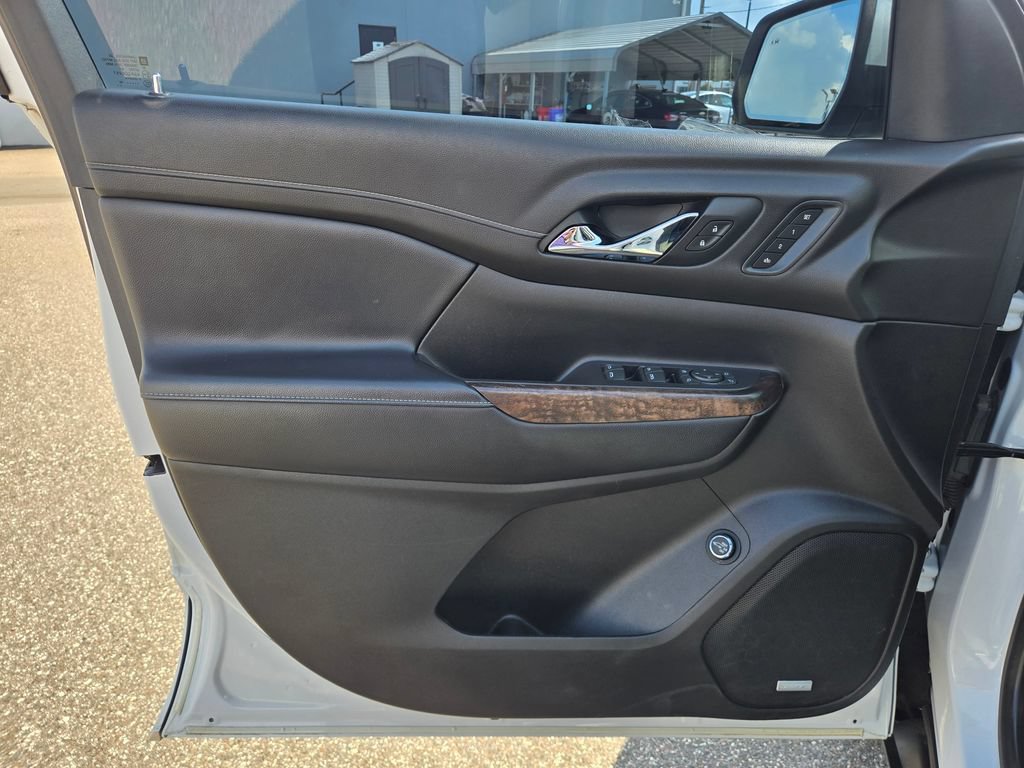 Used 2020 GMC Acadia Denali w/ Technology Package FWD image 27
