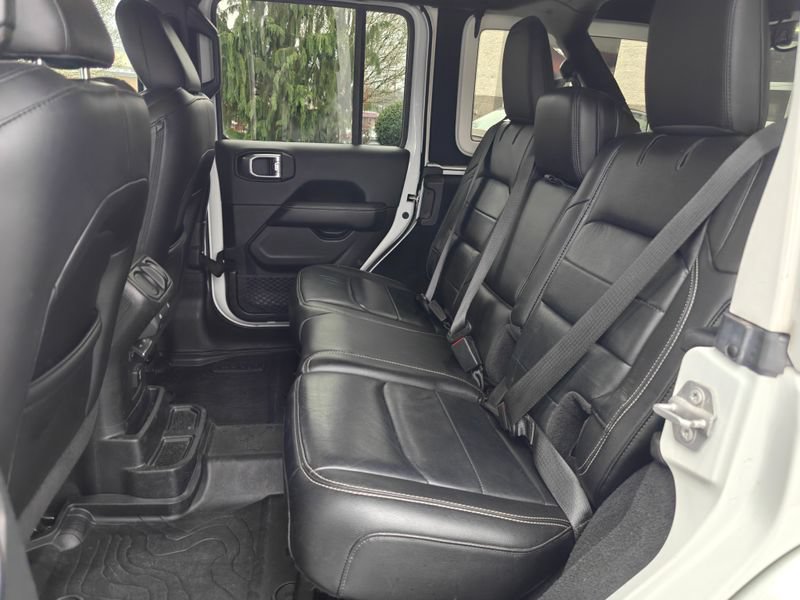 Used 2019 Jeep Wrangler Unlimited Sahara AWD/4WD image 14