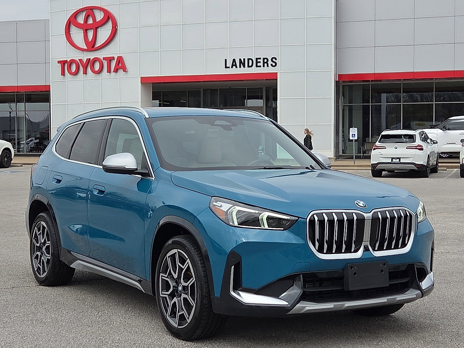 Used 2024 BMW X1 xDrive28i w/ Premium Package image 1