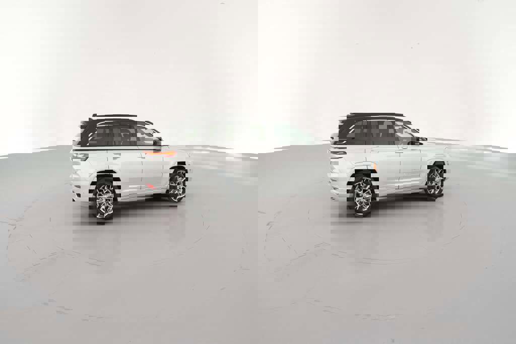 New 2025 Jeep Grand Cherokee Summit w/ Luxury Tech Group V image 13