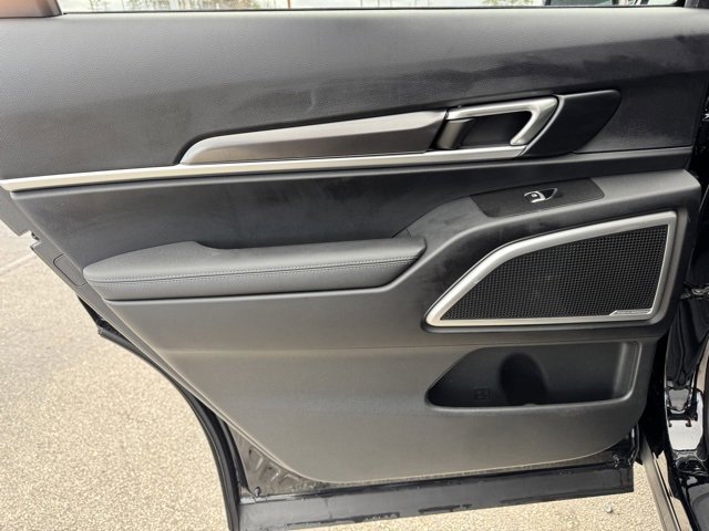 Used 2023 Kia Telluride S image 9