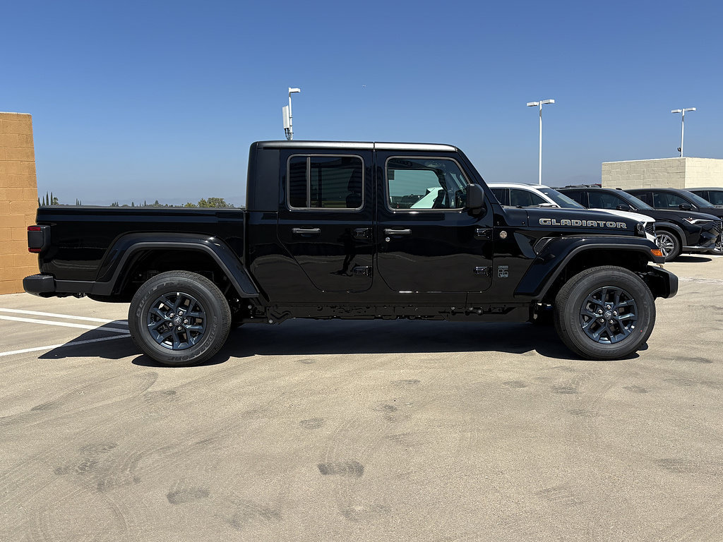 New 2026 Jeep Gladiator Sport AWD/4WD image 2