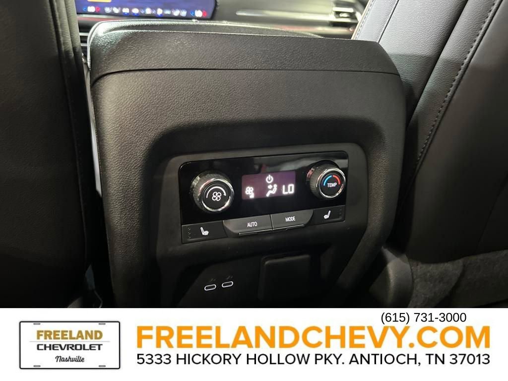 Used 2024 Chevrolet Traverse RS image 29