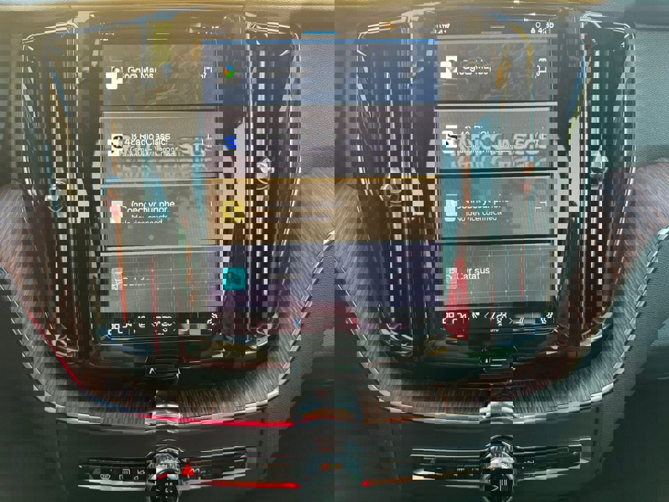 Certified 2024 Volvo XC60 B5 Plus w/ Climate Package image 17