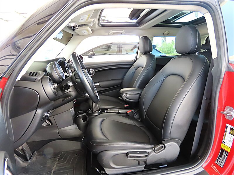 Used 2017 MINI Cooper 2-Door Hardtop FWD image 10