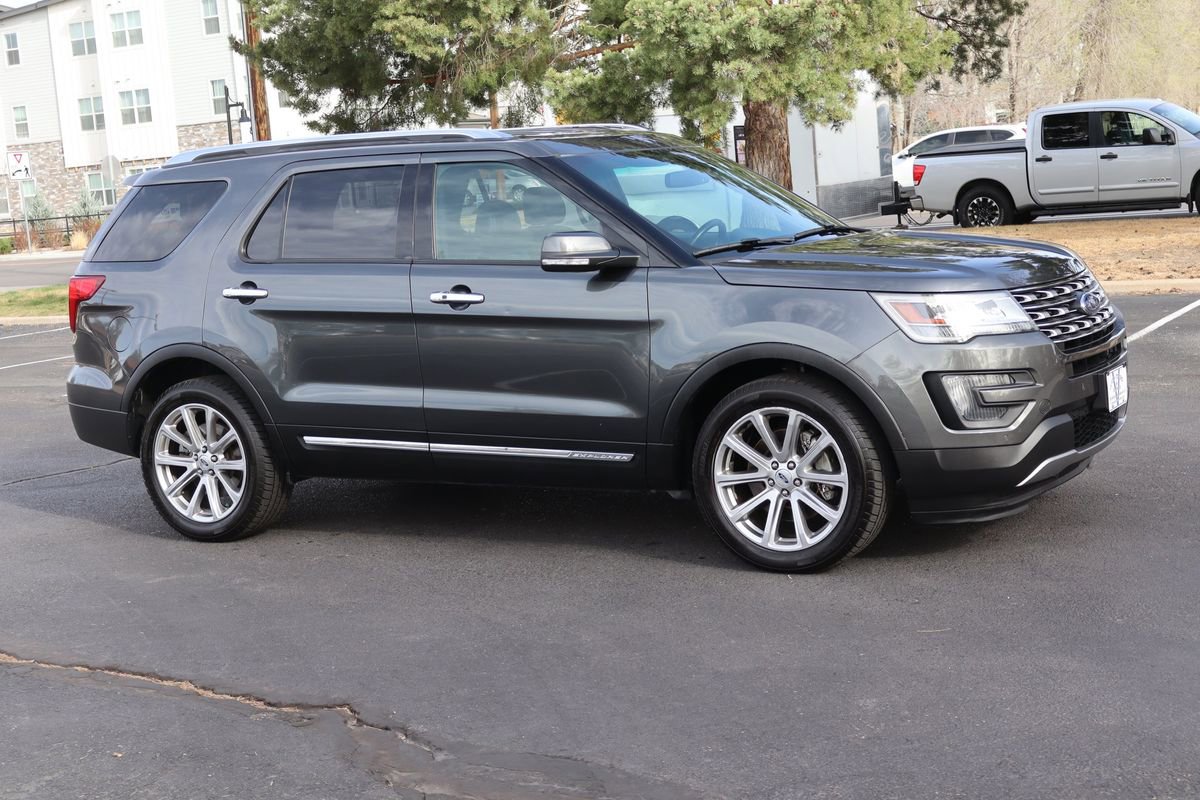 Used 2016 Ford Explorer Limited image 2