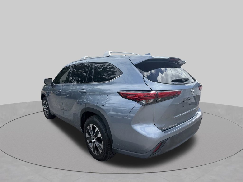 Used 2022 Toyota Highlander XLE FWD image 8