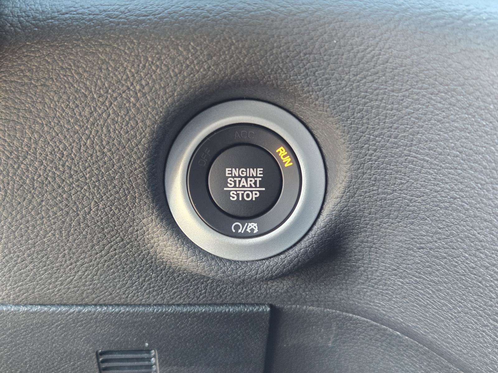 New 2026 Chrysler Pacifica Select image 13