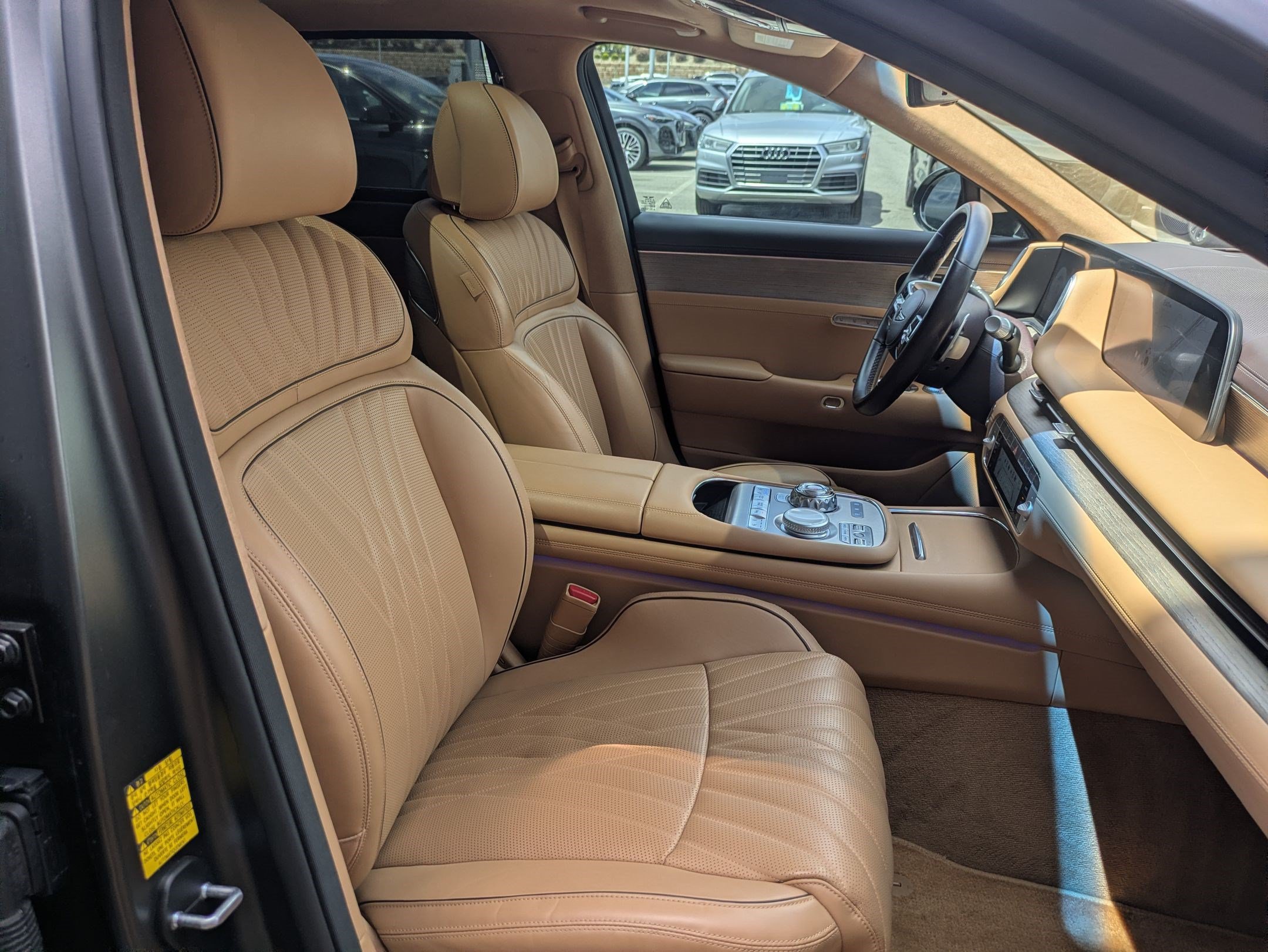 Used 2023 Genesis G90 3.5T AWD/4WD image 28