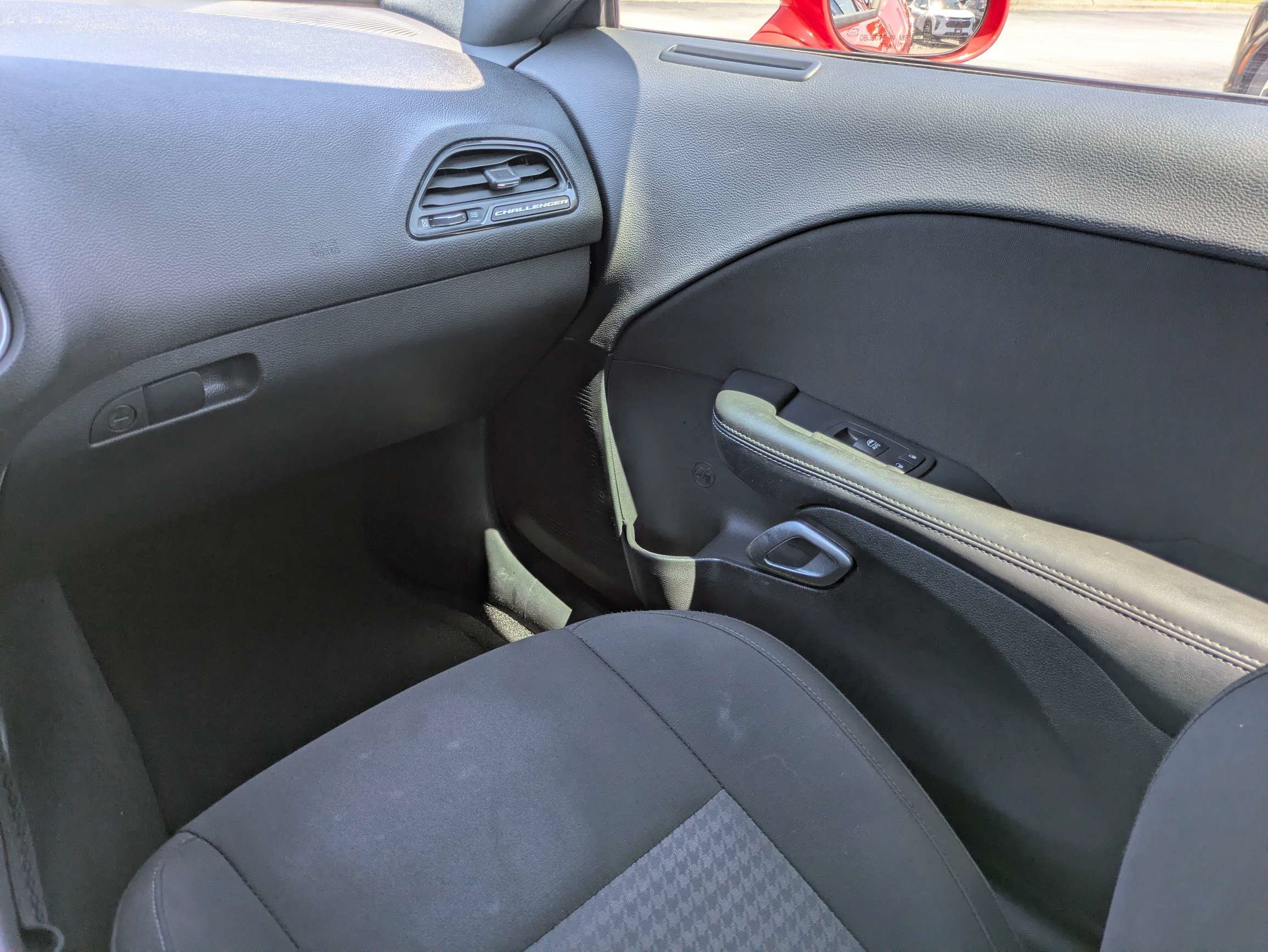 Used 2022 Dodge Challenger R/T RWD image 9