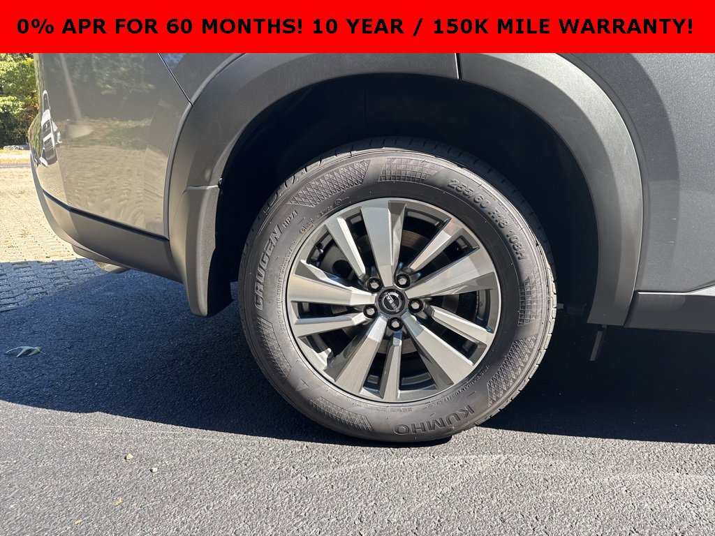 New 2025 Nissan Pathfinder SL w/ Black Appearance Package image 9