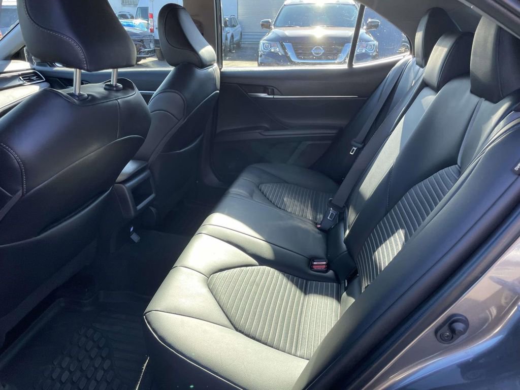 Used 2024 Toyota Camry SE image 11