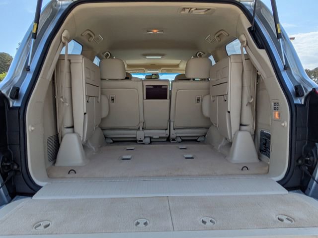 Used 2015 Lexus LX 570 4WD w/ Luxury Package image 18