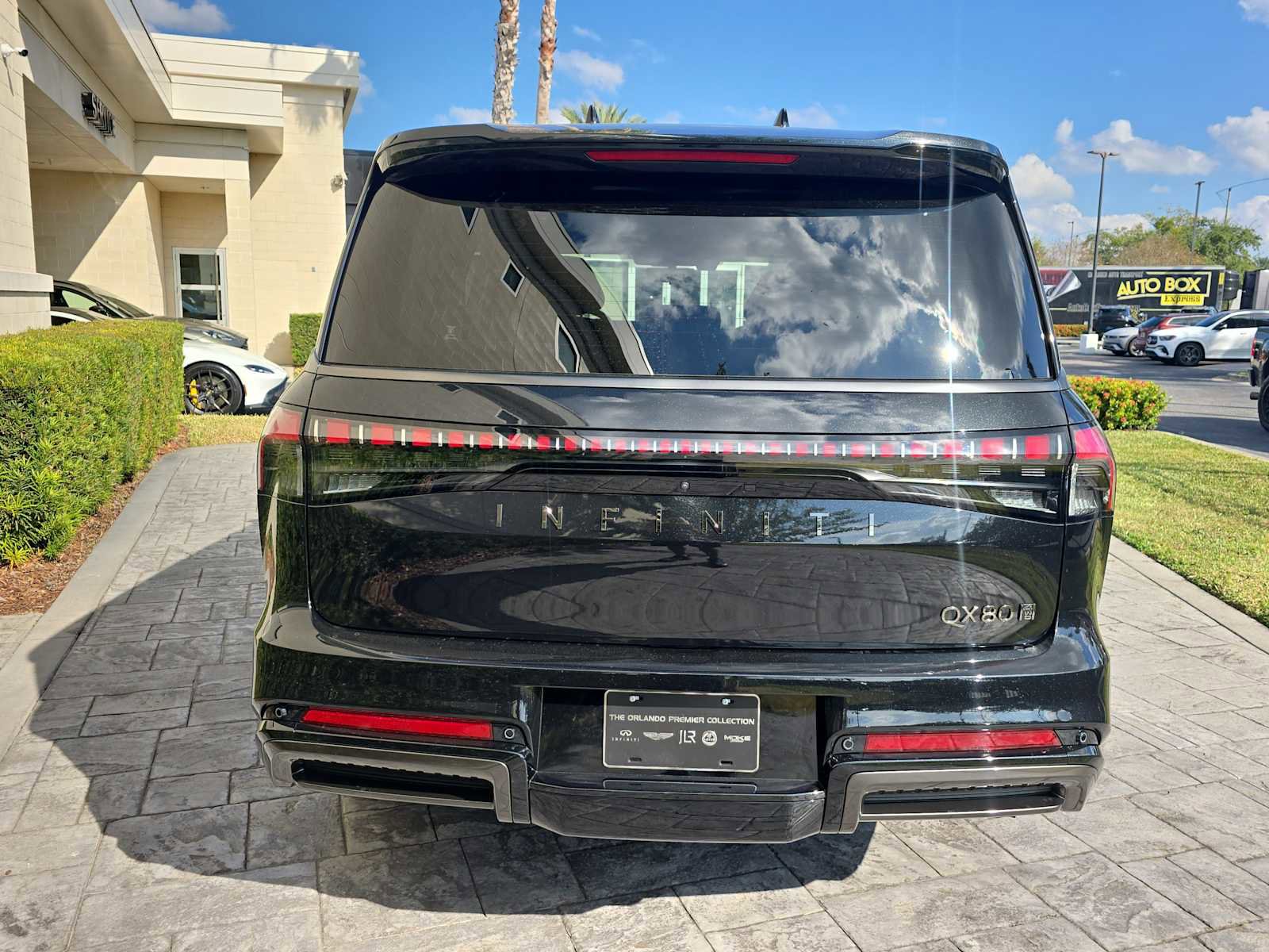 New 2026 INFINITI QX80 Autograph w/ Premium Cargo Package image 5